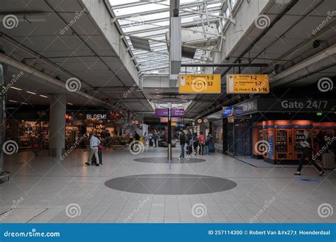 schiphol stores